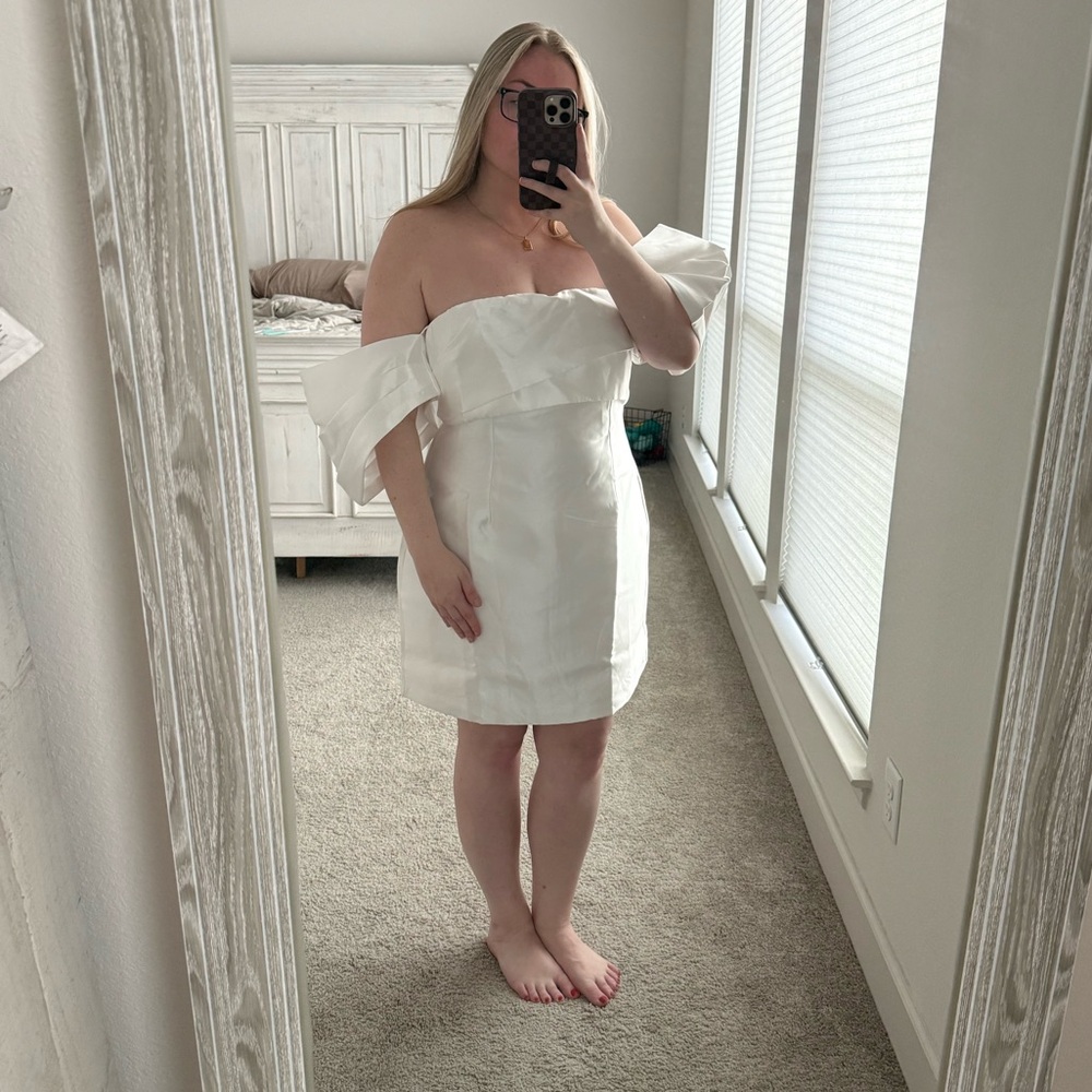 Selfie Leslie Magnolia Off-Shoulder Mini Dress White